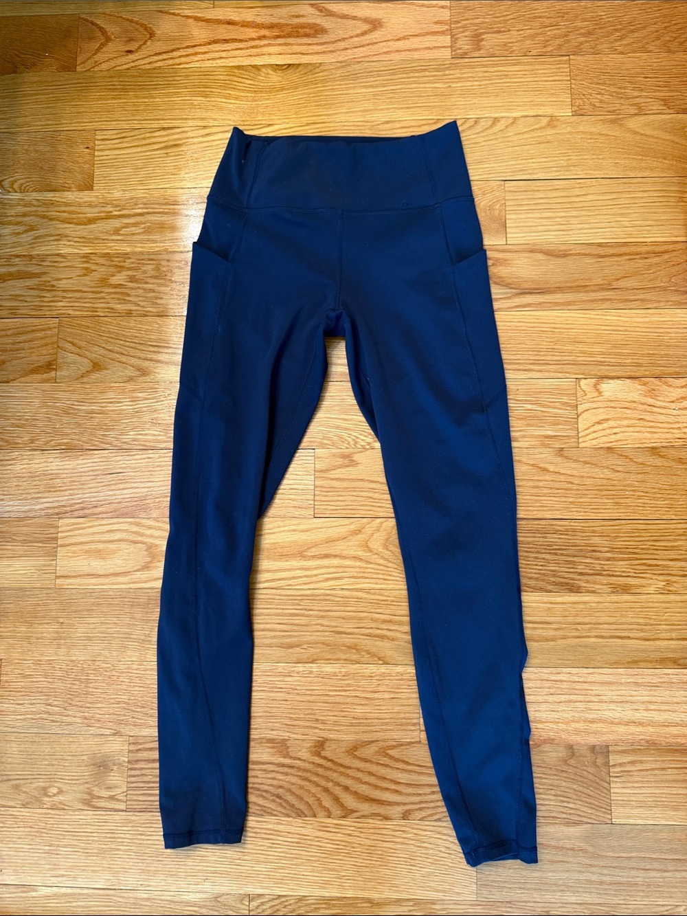 Fabletics medium navy stash pocket leggings full length